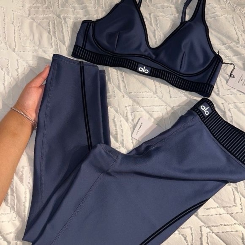 ALO Yoga Women's Navy Sports Bra and Leggings Set